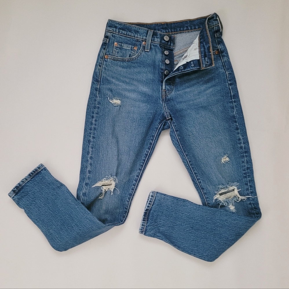 Levi's Wedgie High Waist Button Fly Destroyed Ankle Jeans 24 x 28 S40197
